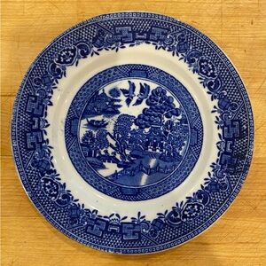 Set of 2 Blue Willow Pattern small dessert Plates